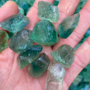 Natural Raw Rough Green Fluorite Quartz Crystal Healing Crystals Diffuse Stone Mineral Specimen Garden Home Decor Ornament